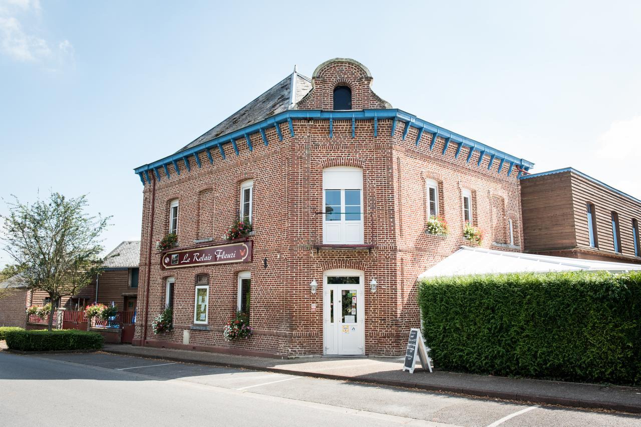 Logis Hotel Restaurant Le Relais Fleuri Vervins Exteriör bild